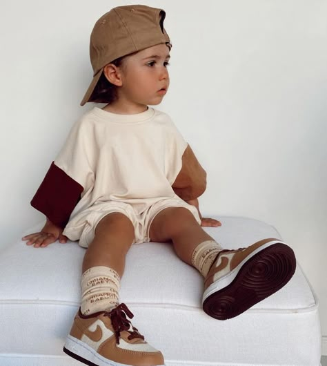 cinnamon baby. (@_cinnamonbaby) • Instagram photos and videos Baby Boy Fits, Neutral Kids Clothes, Gender Neutral Kids Clothes, Baby Boy Ideas, Baby Boy T Shirt, Baby Snowsuit, Baby Boy Style, Baby Fits, Toddler Boy Fashion