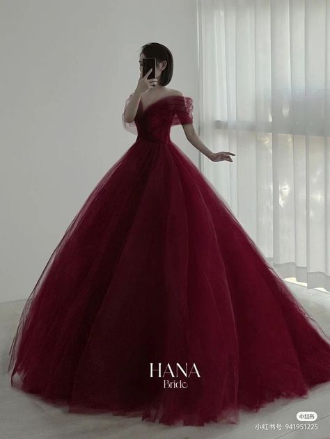 Red Gala Dresses Ball Gown, Red Ballroom Gown, Red Ball Gown Princesses, Red Ballroom Dress, Red Princess Gown, Ballroom Dress Gowns, Princess Dress Red, Debut Gowns, Expensive Wedding