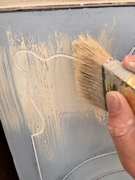 Quickly apply the wash over the sealed base coat. Furniture Chalk Paint Ideas, Initial Painting, Louis Blue, Distressed Furniture Painting, Paint Wash, Wash Painting, Furniture Painting Techniques, Chalk Paint Projects, Chalk Painting