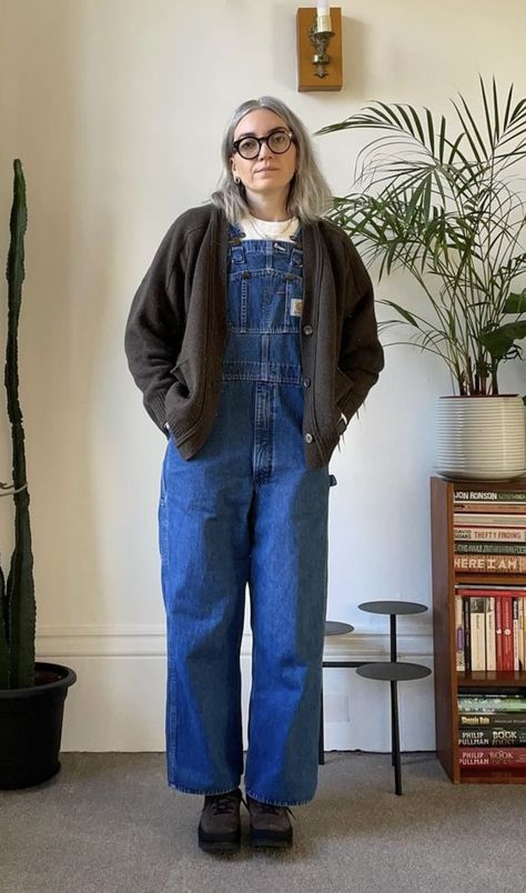 Outdoor Teacher Outfits, Corduroy Overall Outfit, Overalls Autumn Outfit, Overalls Cold Weather, Spring Canada Outfit, Design Conference Outfit, Overalls Outfit Aesthetic Winter, Granola Autumn Outfits, Womens Overalls Outfits Fall