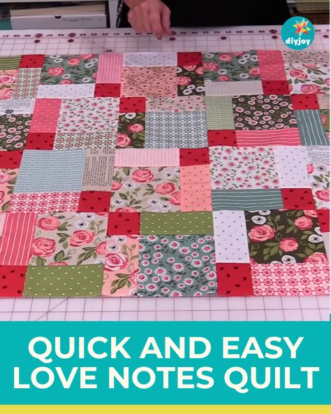 This love notes quilt, also known as disappearing nine patch quilt, is a super easy and beginner-friendly sewing project. All People Quilt, 4 Patch Quilt, Disappearing 9 Patch, Charm Pack Quilt Patterns, Disappearing Nine Patch, Charm Pack Quilts, Quilt Blocks Easy, Charm Pack Quilt, Big Block Quilts