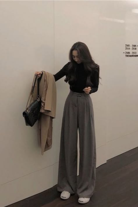 Mode Kimono, Korean Outfit Street Styles, Chique Outfits, Wide Leg Dress Pants, Korean Girl Fashion, Mode Inspo, Baggy Pants, 가을 패션, Hijab Outfit