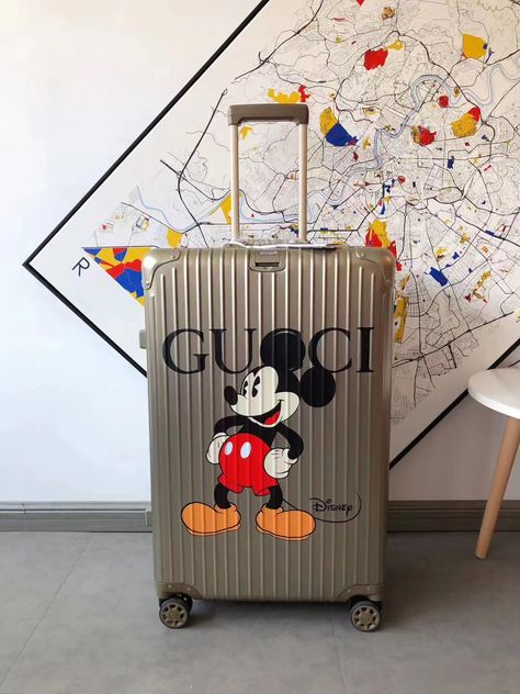 Suitcase Painting, Gucci Suitcase, Disney Suitcase, Aero Look, Luggage Painting, Capsule Packing, Painted Suitcase, Disney Luggage, Bendy Candles