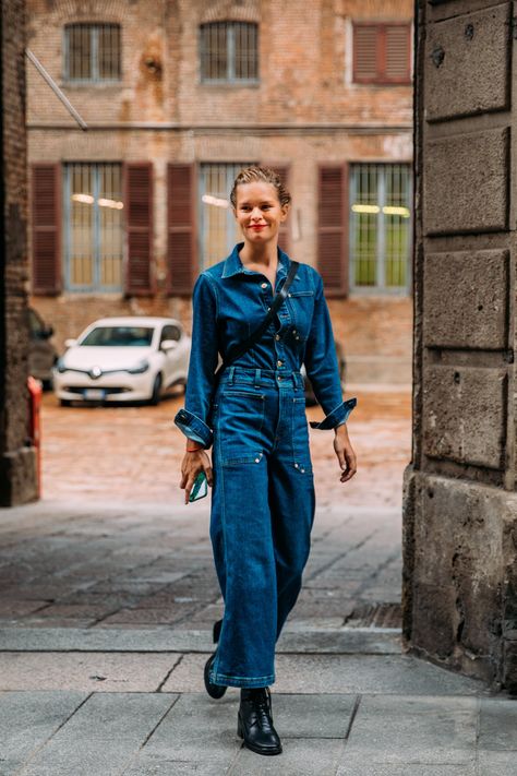 Anna Ewers, Milan Fashion Week Street Style, Reportage Photography, All Jeans, Double Denim, Model Look, Looks Street Style, Denim Trends, Spring Street Style