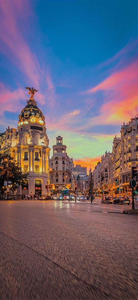 Madrid Aesthetic, Spain Aesthetic, Madrid City, Travel Inspiration Destinations, Pretty Landscapes, Foto Poses, Dream Travel Destinations, City Wallpaper, Alam Yang Indah