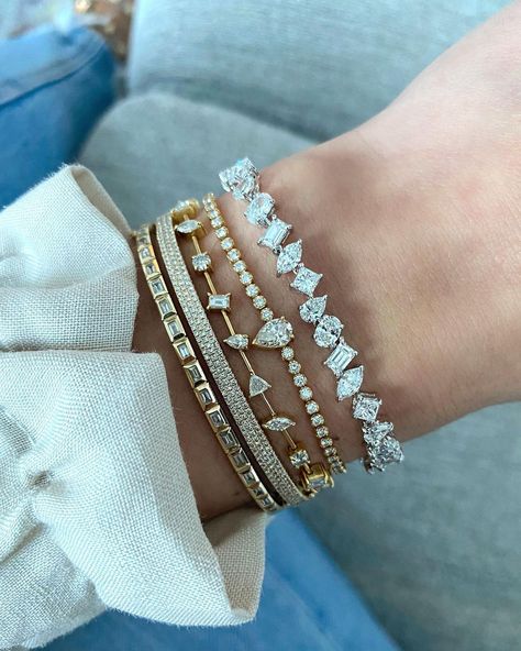 Diamond Tennis Bracelet Stack, 18k Gold Bangle, Gold Bracelets Stacked, Cute Engagement Rings, Diamond Tennis Bracelet, Jewelry Fashion Trends, Bracelet Design, Classy Jewelry, Stacked Jewelry