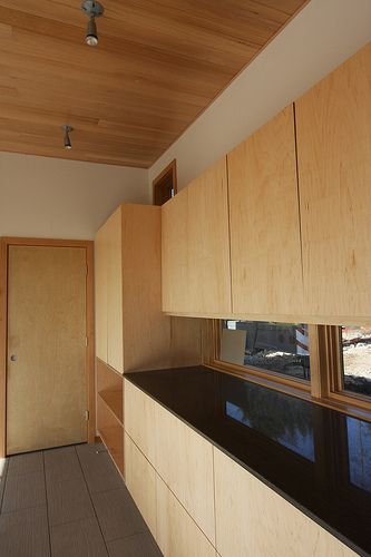 Flat Panel Exposed Edge Maple Plywood Kitchen | by smith & vallee Night Kitchen, Plywood Kitchen, Modern Kitchen Remodel, Method Homes, Plywood Cabinets, Maple Plywood, Beach Cottage, Retro Chic, Our House