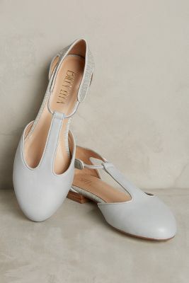 http://www.anthropologie.com/anthro/product/39960026.jsp?color=004&cm_mmc=userselection-_-product-_-share-_-39960026 Strap Flats, T Strap Flats, Summer Boots, How To Make Shoes, Flats Sandals, Effortless Elegance, Inspiration Boards, Crazy Shoes, Shoe Obsession