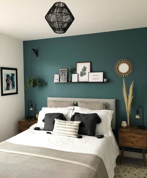 Green Paint Room Ideas Bedroom, Bedroom Inspirations Master Green, Forest Green Feature Wall Bedroom, Bedroom Ideas Forest Green, Wall Color Ideas Bedroom Paint, Forest Green Bedroom Decor, Bedroom Feature Wall Ideas Paint, Couple Room Ideas Bedrooms, Forest Green Bedroom