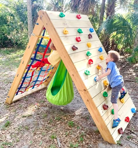 Cool Diy Home Projects, Diy Climbing Structure Indoor, Kids Backyard Ideas On A Budget, Diy Kids Rock Climbing Wall, Natural Backyard Play Area For Kids, Backyard Rock Climbing Wall, Playroom Rock Wall, Diy Indoor Playground, Diy Rock Climbing Wall