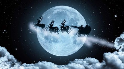 There will be a full moon this Christmas Day (Credit: Shutterstock) Santa Flying Over The Moon, Santa Flying, Christmas Moon, Christmas Wallpaper Hd, Cold Moon, Next Full Moon, Santa And His Reindeer, Full Moon Night, Night Christmas