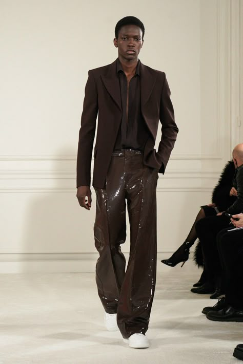 Valentino Spring 2022 Couture Fashion Show | Vogue Sketchbook Outfits, Meet Gala, Valentino Menswear, Mens Runway Fashion, Gender Neutral Fashion, Gender Fluid Fashion, Gala Outfit, High Fashion Men, Collection Couture