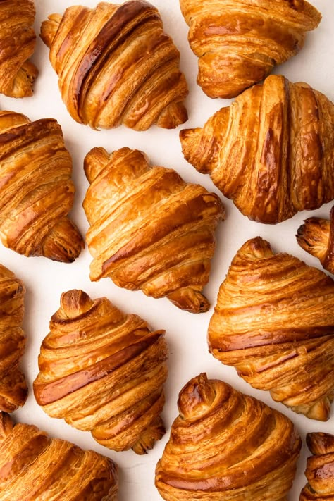 Crossant Recipes, Making Croissants, Bouchon Bakery, Homemade Croissants, Butter Croissant, Croissant Recipe, Blue Bottle, Bread Recipes Homemade, Bread Recipes