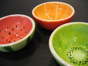 Paint your favorite fruit on a bowl for or create a sweet unique set. I would love to do a set of nesting bowls decorated with the fruit of that size! Fruit Bowl Ideas, Color Me Mine Ideas, Pottery Place, Diy Keramik, Painting Pottery, Pottery Painting Ideas, Color Me Mine, Beginner Pottery, Bowl Ideas