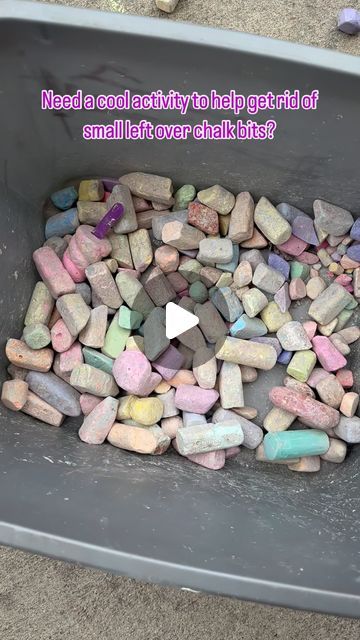 Chalk Play Ideas, Chalk Roads For Kids, Summer Diy Activities For Kids, Activity On Counting, Fun Ideas For Preschoolers, Fun Summer Activities For Kids Preschool, Chalk Paint For Kids Outside, Outside Painting Activities For Kids, Fun Kindergarten Activities Art