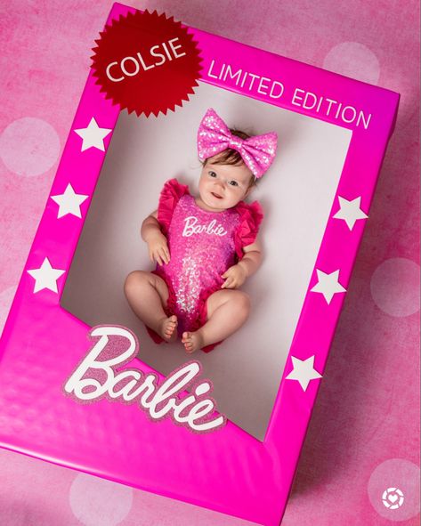 Half birthday barbie baby Baby Barbie Halloween Costume, Monthly Birthday Ideas Baby Girl, Cumplemes Bebe Ideas, Real Life Barbie, Barbie Bebe, Cake Smash Outfit Girl, Birthday Barbie, Barbie Halloween Costume, Foto Newborn