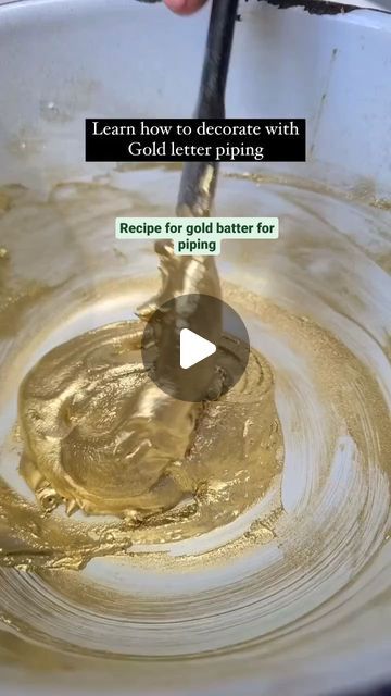 How To Make Piping Icing, Gold Frosting How To Make, How To Make Gold Buttercream Frosting, White And Gold Cake Simple, Gold On Cake Tutorial, Icing For Writing On Cakes, Gold Buttercream Frosting, Gold Cake Design, How To Make Gold Ganache Drip