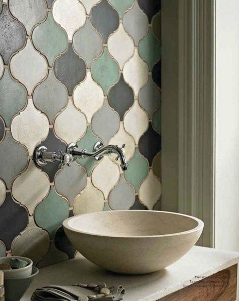 Moroccan Bathroom Ideas, Moroccan Tile Bathroom, Moroccan Bathroom, Arabesque Tile, Moroccan Interiors, Bad Inspiration, Tile Trends, Room Tiles, Moroccan Tiles