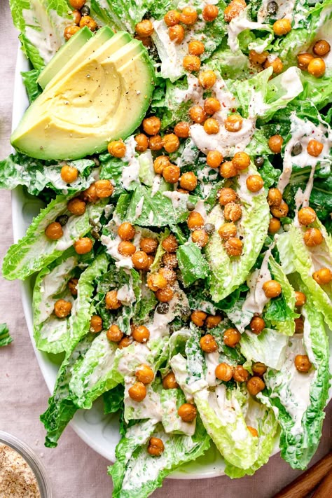 The Best Vegan Caesar Salad - The Simple Veganista Veggie Ceaser Salad, Vegetarian Ceasar Salad Recipes, Ceasar Salad Veggie, Simple Ceasar Salad Recipes, Caesar Salad With Chickpeas, Caesar Salad Vegan, Vegan Ceasar Salad Recipes, Vegetarian Caesar Salad, Vegetarian Ceasar Salad