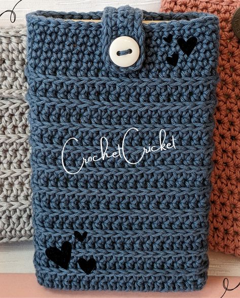 Cricket’s Crochet Book Sleeve Tutorial with Royal Ridge Stripes – Crochet Cricket Crochet Book Holder Free Pattern, Crochet Book Pouch Free Pattern, Crochet Kobo Cover, Kindle Sleeve Crochet Pattern Free, Kindle Pouch Crochet, Granny Square Book Sleeve Pattern, Kindle Crochet Cover Pattern, Crocheted Book Sleeve, Kindle Crochet Sleeve