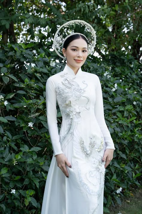 Traditional Vietnamese Wedding, Beaded Dragon, Vietnamese Wedding Dress, Wedding Ao Dai, Cheongsam Wedding, Vietnam Wedding, Vietnamese Wedding, Modest Bridal, Vietnamese Ao Dai