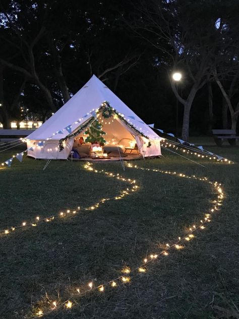 7 Glamping Companies In Singapore That’ll Do All The Dirty Setup Work So You Can Camp In Style Jungkook Thinking, Glam Camping, Glamping Birthday, Glamping Party, Indoor Camping, Romantic Date Night Ideas, Baby Park, Camping Birthday Party, Bubble Tent