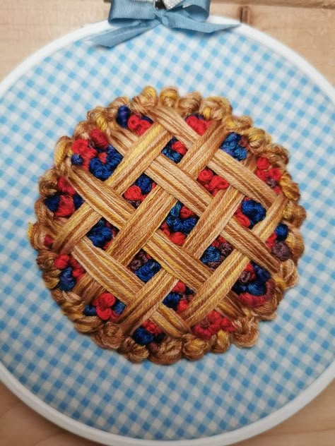 Embroidery Pie, Anger Outlet, Sweets Embroidery, Pie Embroidery, Cookie Embroidery, Food Embroidery, Embroidery Lessons, Easy Crochet Stitches, Handmade Inspiration