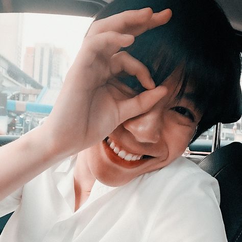 boyslove —     icons blacklist! ✩ ˒ ♥︎ or ↻ if u save First Kanaphan Icon, First Kanaphan, Talking To The Moon, Smile Icon, Pose Fotografi, One Piece Comic, Gmmtv Actors, U Can, Thai Drama