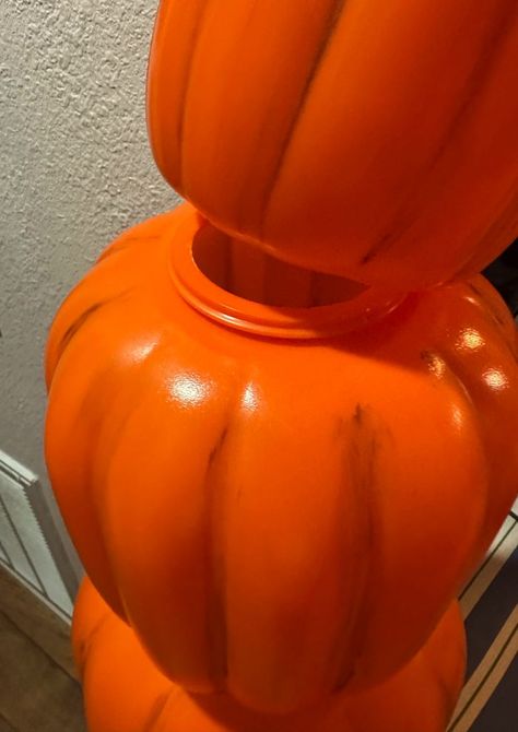 Plastic Pumpkin Crafts Diy, Stackable Pumpkins From Dollar Tree, Fall Outside Decorations, Plastic Pumpkins Crafts, Dollar Tree Fall Crafts, Stacking Pumpkins, Dollar Tree Craft Ideas, Tree Craft Ideas, Diy Pumpkins Crafts