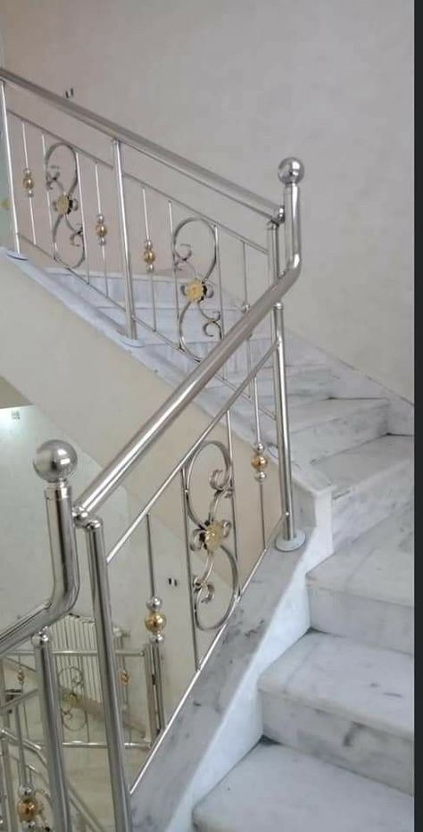 Steel Staircase Design Railings, Stainless Railings Design, Steel Staircase Design Modern, Grill Design For Stairs, Stairs Steel Railing Design, Steel Railing Design Stairways, Staircase Railing Design Steel, Steel Stairs Railing Design, Stairs Grill Design