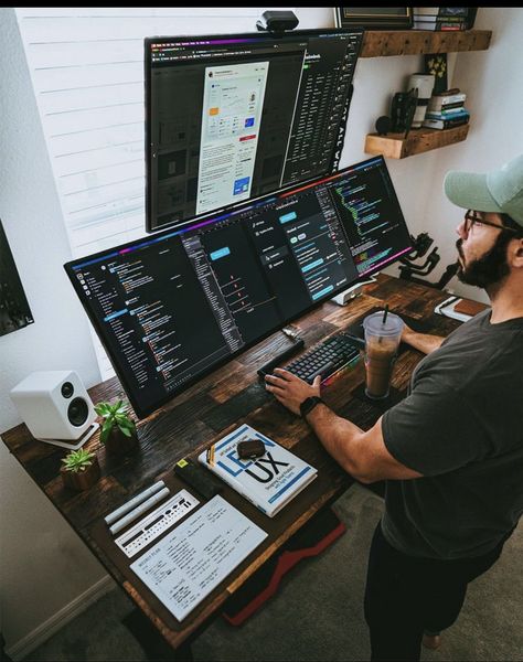 Computer Desk Setup, Wallpaper Room, Home Studio Setup, Desktop Setup, Desk Setups, Bedroom Setup, Dream Office, Computer Room, Gaming Room Setup