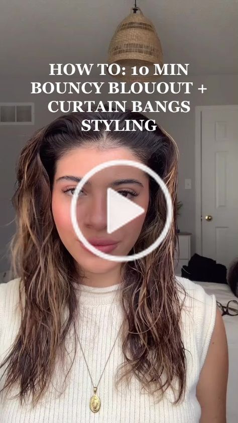 Curtain Bangs Styling, At Home Blowout, Hair Volume Tricks, Home Blowout, Styling Bangs Tutorial, Bangs Styling, Short Hair Blowout, Blowout Hair Tutorial, Bangs Tutorial