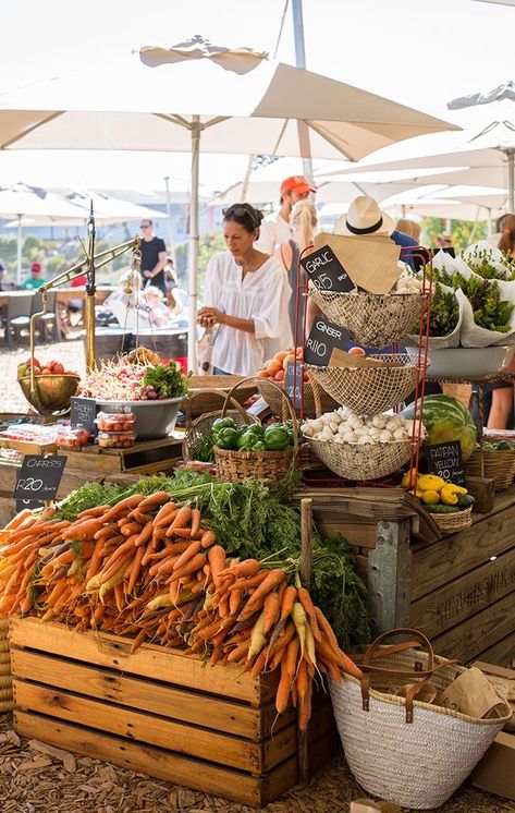 Outdoor Event Ideas, Cape Town Food, Farmers Market Display, Activities For All Ages, City Farm, Farm Store, Traditional Market, Market Garden, Fruit Stands