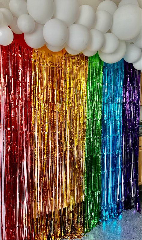 Pride Party Decorations Decorating Ideas, Pride Decorations Party, Pride Party Decorations Diy, Pride Booth Ideas, Colored Theme Party, Pride Decorations Ideas, Rainbow Graduation Theme, Pride Float Ideas, Coming Out Party Ideas