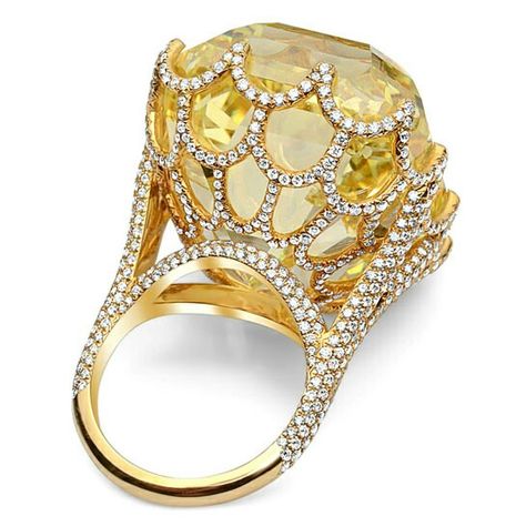 I wish Asscher Cut Diamond, Royal Jewels, Crown Jewels, Bling Rings, I Love Jewelry, Yellow Diamond, Ring Set, Beautiful Rings, Antique Jewelry