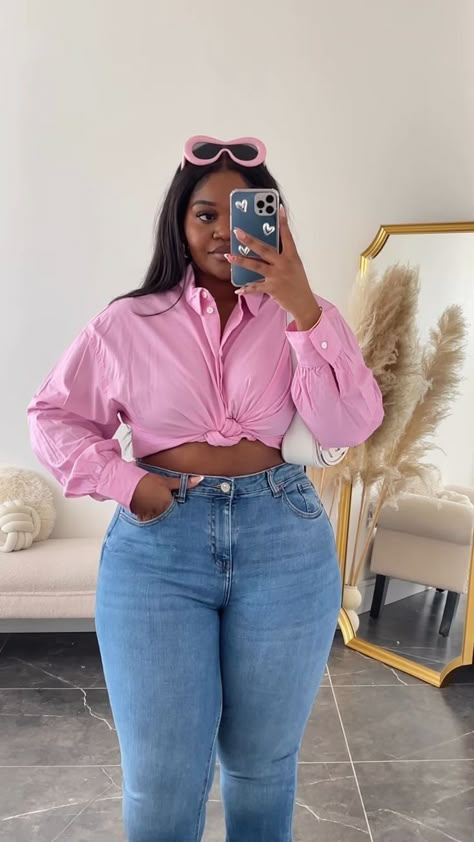 Casual Girly Outfits Plus Size, Everyday Outfits Midsize, Plus Size Jeans Outfit Summer, Birthday Dinner Outfit Plus Size, Pink Outfit Plus Size, Thick Body Outfits Casual, Pink Plus Size Outfits, Plus Size Summer Outfits Black Women, Thick Baddie Aesthetic