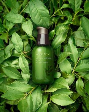 Innisfree Green Tea, Beauty Dish, Skincare Products Photography, Cosmetics Photography, Beauty Products Photography, Cosmetic Design, Latest Makeup, Trik Fotografi, Shooting Photo