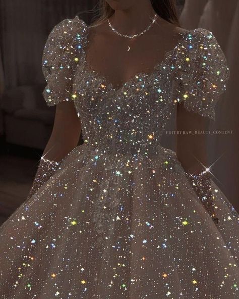 Pretty Quinceanera Dresses, Stunning Prom Dresses, בר מצווה, Cute Dress Outfits, Princess Ball Gowns, Prom Dress Inspiration, Cute Prom Dresses, Pretty Prom Dresses, Fairytale Dress