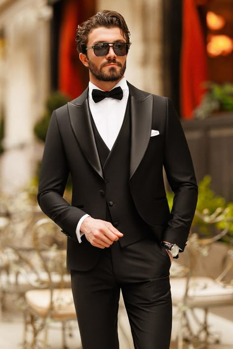 Best Wedding Suits For Men, Black Three Piece Suit, Wedding Suits Men Black, Blazer Waistcoat, Indian Wedding Suits Men, Black Tuxedo Suit, Best Wedding Suits, Groom Dress Men, Stylish Mens Suits