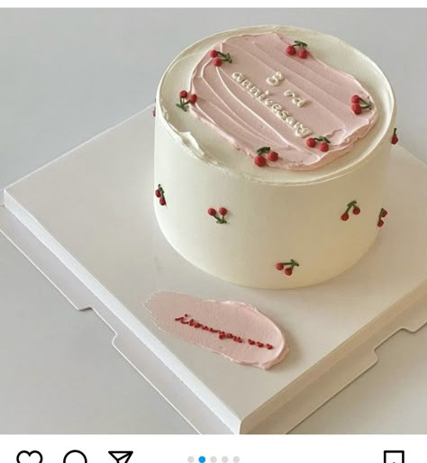 Aesthic Cakes Simple, Mini Cakes Birthday Simple, Valentines Cake Decorating, Cherry Cake Aesthetic, Bento Cake Design Ideas, Cake Designs Birthday Women, Circle Cake Ideas, Red Cake Ideas, Fondant Cake Designs Ideas