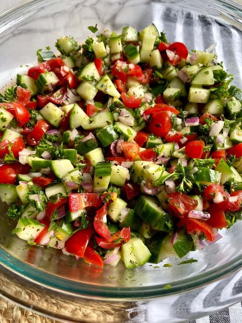 Shirazi Salad Persian Cucumber Salad, Arabic Salad, Mediterranean Cucumber, Persian Salad, Shirazi Salad, Balsamic Brussel Sprouts, Eggplant Salad, Arab Girl, Pizza Taco