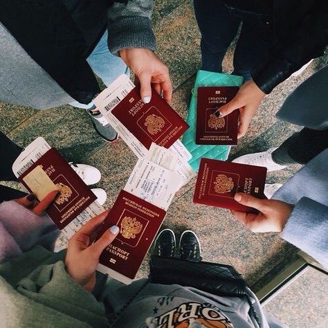 Travelling with friends Passport Online, Au Pair, Adventure Is Out There, I Want To Travel, Best Friend Goals, Friendship Goals, Travel Goals, Travel Inspo, Friend Pictures