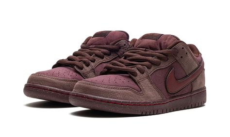 NIKE SB DUNK LOW "City of Love Red Earth, City Of Love, Shoes Outfit Fashion, Team Red, Nike Sb Dunk Low, Exclusive Sneakers, Adidas Spezial, Nike Sb Dunks Low, Nike Sb Dunk