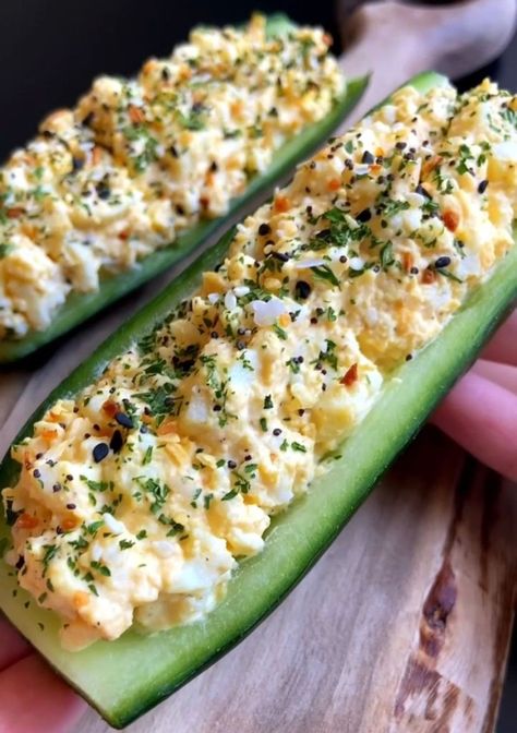 Cucumber Boats, The Modern Nonna, Modern Nonna, Salad Cucumber, Cucumber Recipes, Diet Keto, Egg Salad, Healthy Meal Prep, Healthy Snacks Recipes