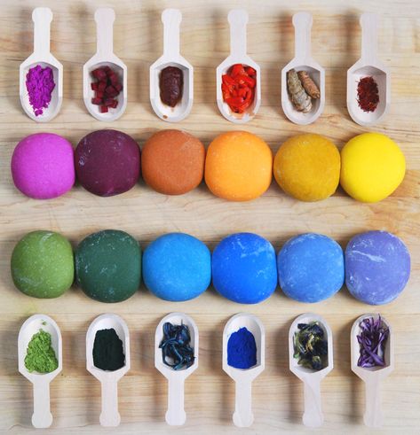 How to Naturally Colour Food Natural Food Dye, Colored Pasta, Pasta Fatta In Casa, Natural Food Coloring, Purple Sweet Potatoes, Butterfly Pea Flower, Rainbow Food, Pasta Dough, Pea Flower