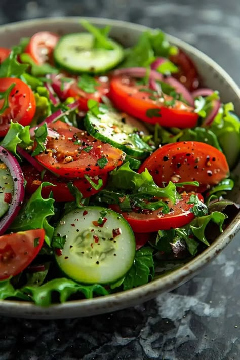 Garden Salad: A Fresh Summer Recipe - BeCentsational Salad In A Bowl, Best Salad Ever, New Salads Ideas, Everyday Salad Ideas, Arabian Salad, Salad Recipes Garden, Balsamic Vinaigrette Salad Recipes, Cafe Salad Ideas, Fresh Garden Salad