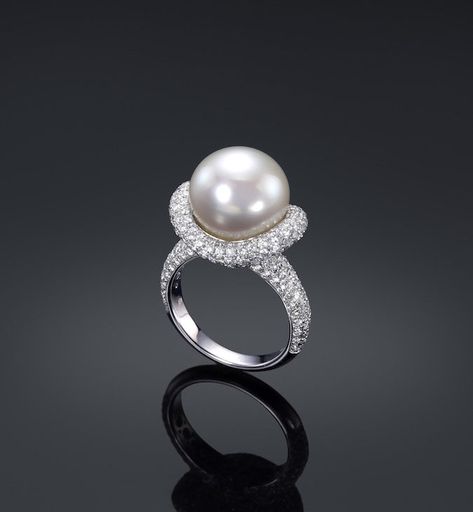 Pearl Ring Design, Fine Pearl Jewelry, Cultured Pearl Ring, Pearl And Diamond Ring, Indian Wedding Jewelry, Gold Earrings Designs, Pearl Stud Earrings, Pearl Studs, Cultured Pearls