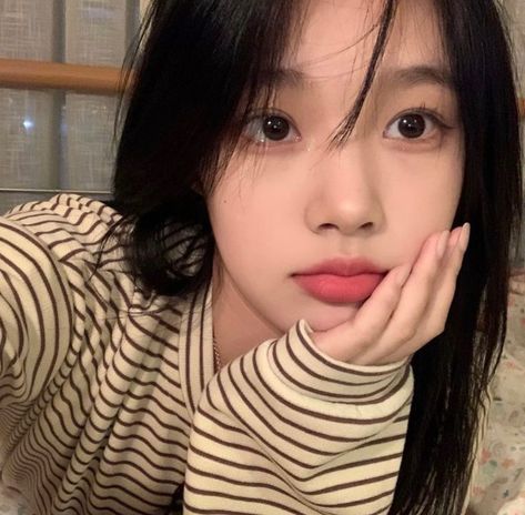 Ulzzang Korea, Korean Photo, Korean Aesthetic, Uzzlang Girl, Cute Eyes, Girls Eyes, Pretty Selfies, Girl Icons