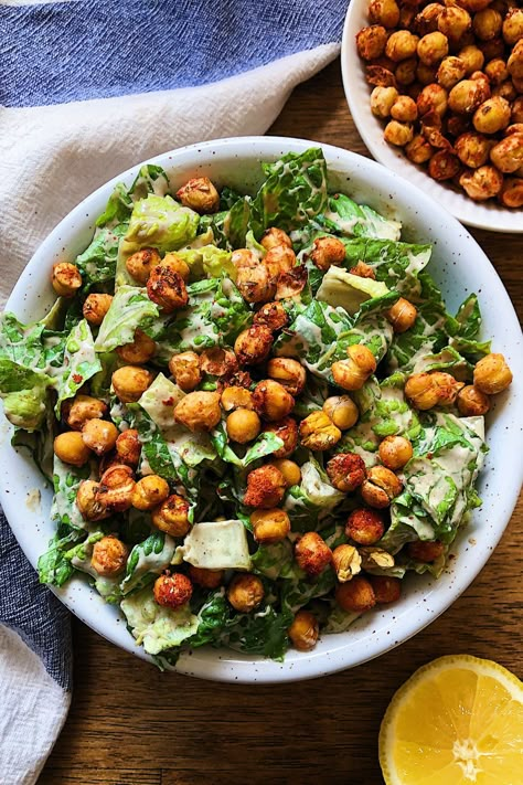 Vegan Caesar Salad Recipe with Crispy Chickpeas Chickpea Salad Ceasar, Caesar Salad Wrap Vegetarian, Crispy Chickpea Caesar Salad, Vegan Ceasar Salad Recipes, Cheakpeas Recipes Healthy Salad, Vegan Cesar Salad, Vegan Ceasar Salad, Chickpea Caesar Salad, Fasting Ideas