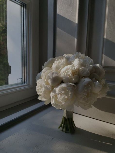 White Artificial Flowers, Artificial Peony, Wedding Home Decoration, Flowers Vintage, Fake Flowers, Silk Flowers, Vintage Wedding, Home Decoration, Peonies